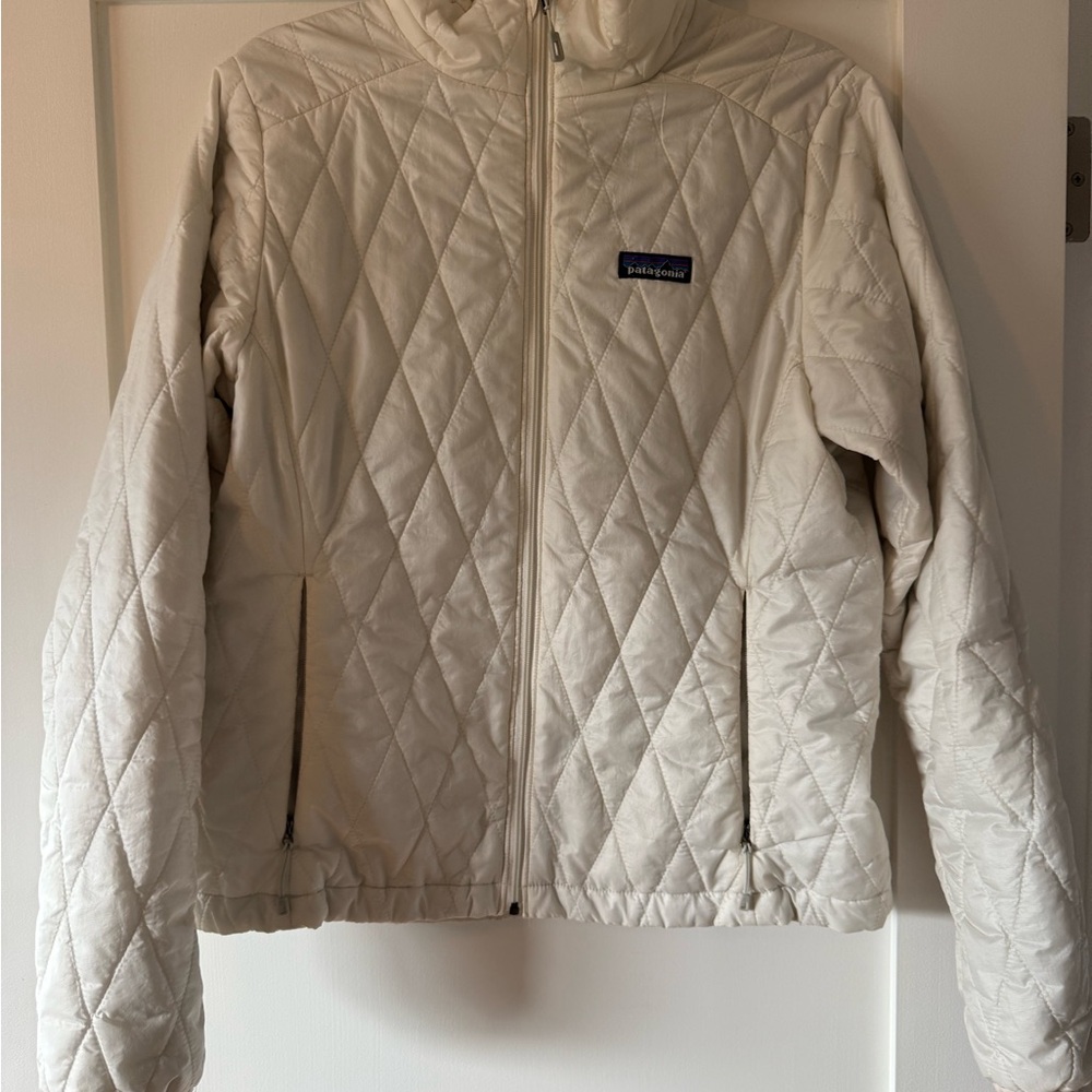 Patagonia Nanopuff Quilted Down Jacket in Cream, good used condition Size M